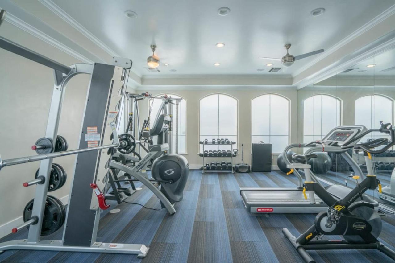 Posh 2Bd - Midtown - Gym, Pool, W-D, Parking - Sleeps 8 Apartman Phoenix Kültér fotó